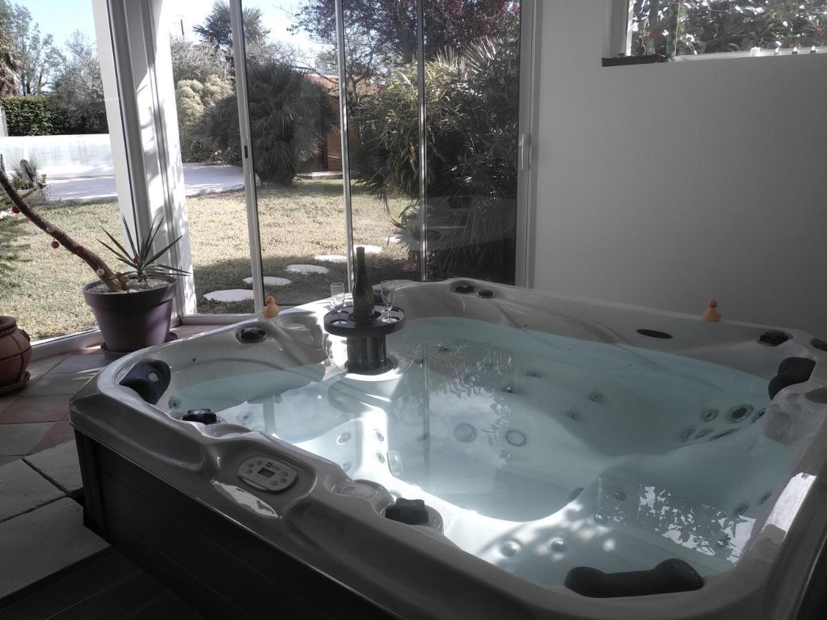 L'eden Naturiste Spas Couette-café